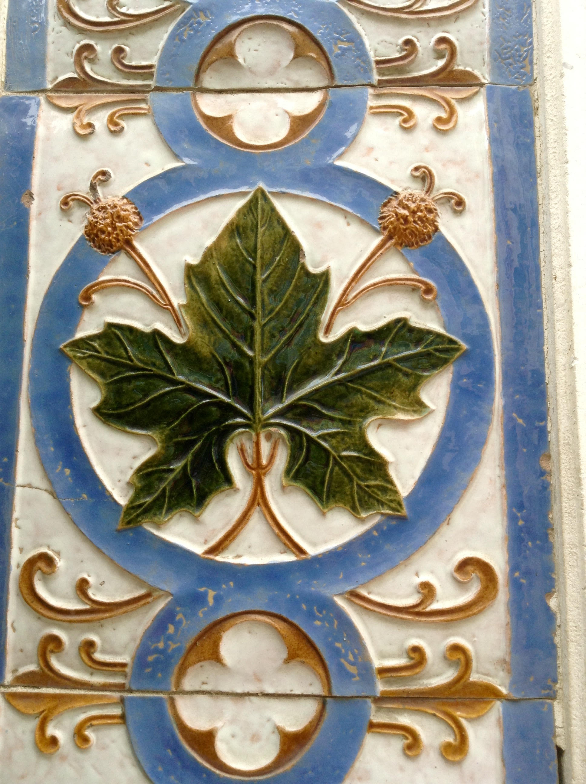 Detalle del mosaico con motivos vegetales, R. Bordallo Pinheiro