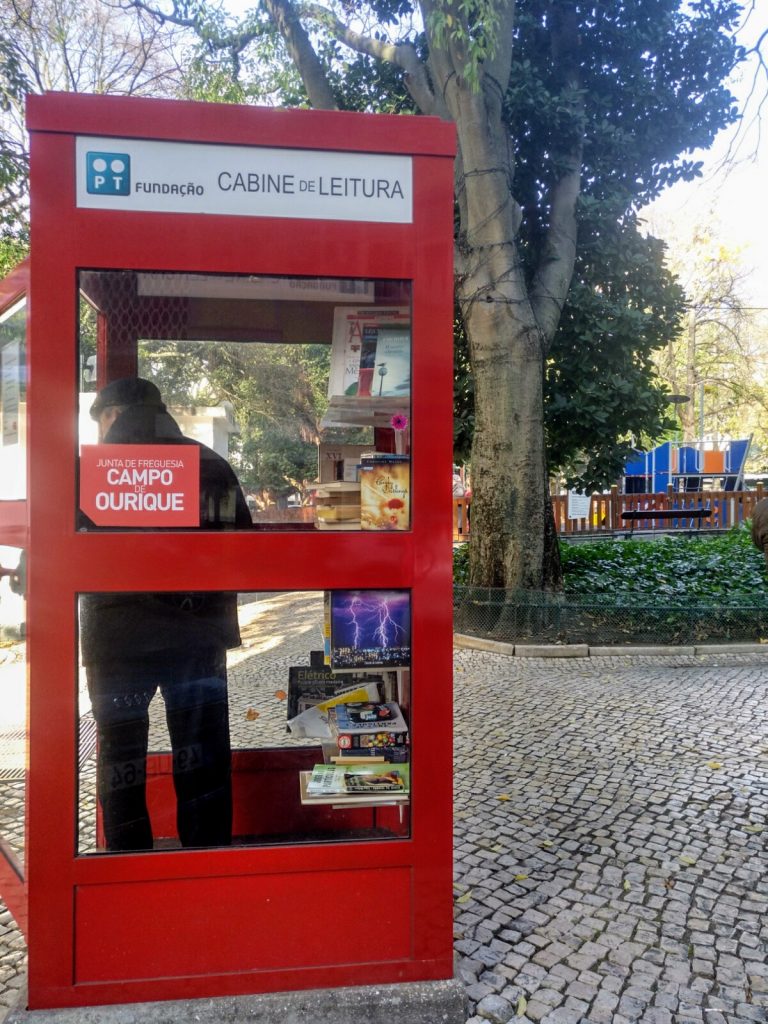 Cabina telefonica en Campo de Ourique, Lisboa