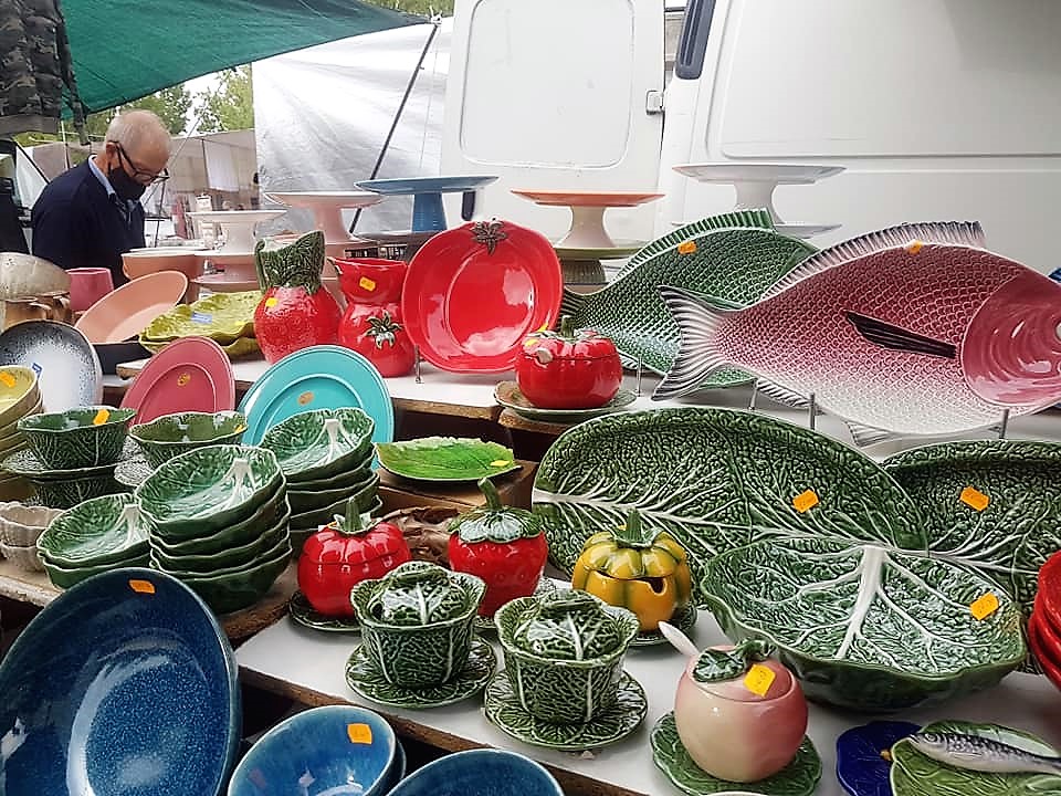 Loza de Bordalo Pinheiro que siempre ves en una feirinha