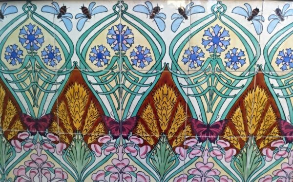 Estilo Arte Nova en los Azulejos de Padaria Sao Roque de Lisboa